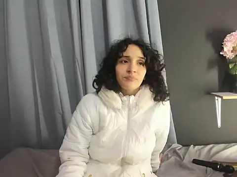 Snapshot of TeensNews18 chatting on 12/02/25, 11:28 TeensNews18 online show from 12/02/25, 11:28