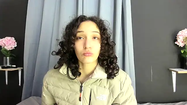 Snapshot of TeensNews18 chatting on 11/19/25, 11:21 TeensNews18 online show from 11/19/25, 11:21