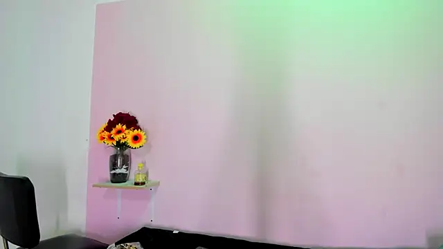 Snapshot of TeensNews18 chatting on 10/30/25, 12:03 TeensNews18 online show from 10/30/25, 12:03