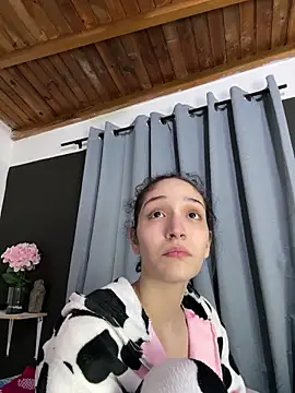 Snapshot of TeensNews18 chatting on 04/13/26, 09:57 TeensNews18 online show from 04/13/26, 09:57