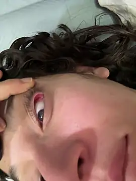 Snapshot of TeensNews18 chatting on 04/06/26, 11:06 TeensNews18 online show from 04/06/26, 11:06