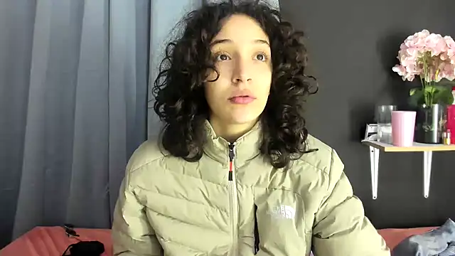 Snapshot of TeensNews18 chatting on 11/01/25, 12:21 TeensNews18 online show from 11/01/25, 12:21