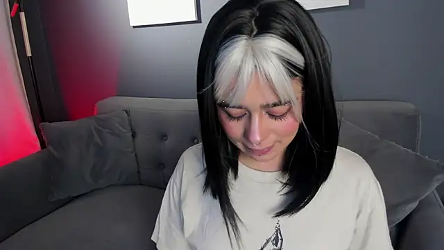 Snapshot of flower_smith_ chatting on 02/18/26, 11:50 flower smith online show from 02/18/26, 11:50