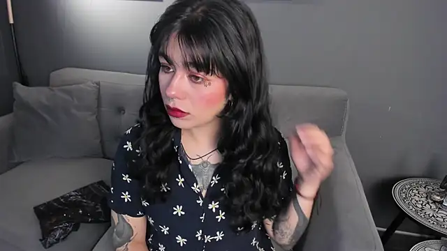 flower smith  online show from 12/03/25, 11:42