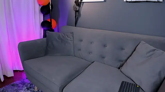 flower smith  online show from 10/18/25, 11:56