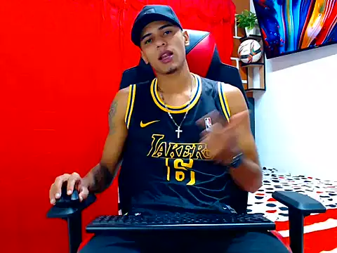 Snapshot of cristian_tayron1 chatting on 07/16/26, 01:52 cristian tayron1 online show from 07/16/26, 01:52