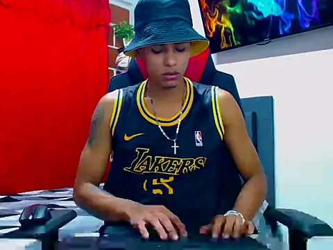 Snapshot of cristian_tayron1 chatting on 07/04/26, 11:20 cristian tayron1 online show from 07/04/26, 11:20
