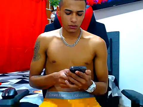 Snapshot of cristian_tayron1 chatting on 06/29/26, 10:20 cristian tayron1 online show from 06/29/26, 10:20