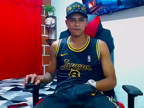 Snapshot of cristian_tayron1 chatting on 07/05/26, 04:19 cristian tayron1 online show from 07/05/26, 04:19
