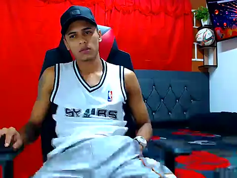 Snapshot of cristian_tayron1 chatting on 07/07/26, 10:19 cristian tayron1 online show from 07/07/26, 10:19