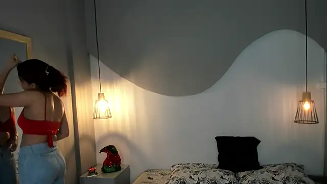 Julieth brown  online show from 11/27/25, 07:25