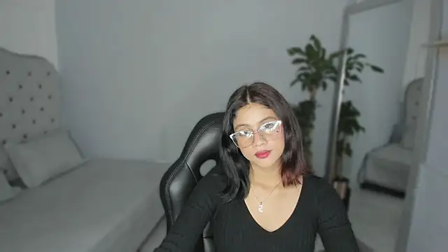 Snapshot of Julieth_brown_ chatting on 09/11/25, 03:39 Julieth brown  online show from 09/11/25, 03:39
