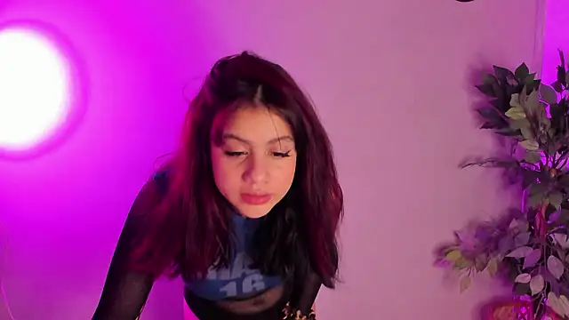 Julieth brown  online show from 02/15/26, 12:04