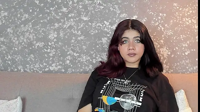 Julieth brown  online show from 12/04/25, 07:46