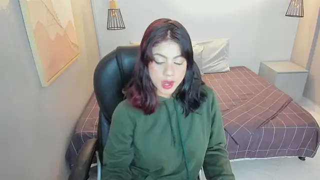 Julieth brown  online show from 11/16/25, 12:43