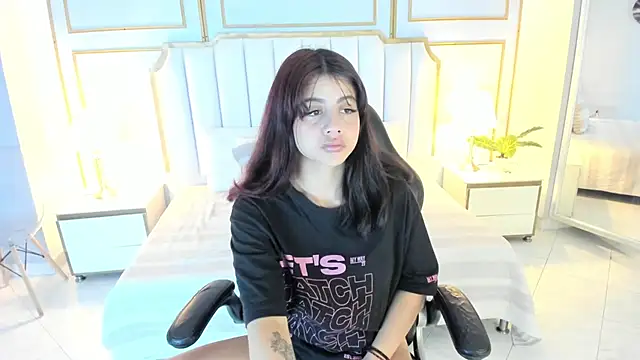 Julieth brown  online show from 02/25/26, 01:55