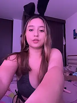 MoraInFire online show from 04/04/26, 05:03