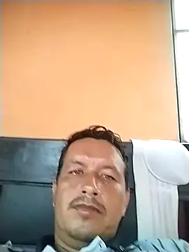 Snapshot of colombiano198720 chatting on 10/05/25, 11:45 colombiano198720 online show from 10/05/25, 11:45