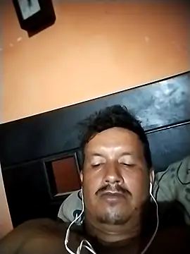 Snapshot of colombiano198720 chatting on 09/28/25, 11:23 colombiano198720 online show from 09/28/25, 11:23