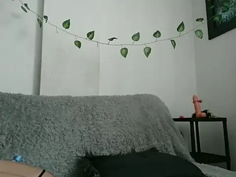 LupinkDemian online show from 11/21/25, 01:43