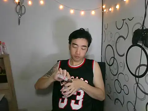 moaman190 online show from 10/19/25, 04:10