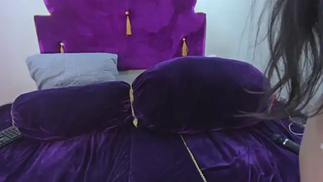 Laurentyler   online show from 05/16/26, 10:36