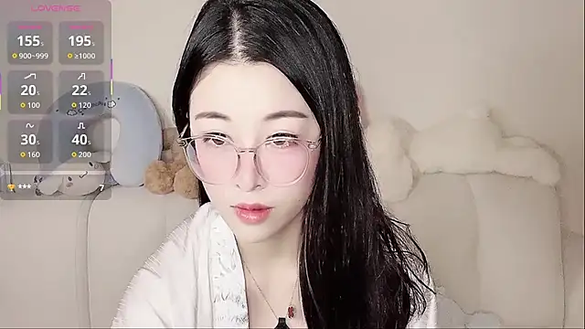 Snapshot of LuLu-Moon chatting on 11/08/25, 10:13 LuLu-Moon online show from 11/08/25, 10:13