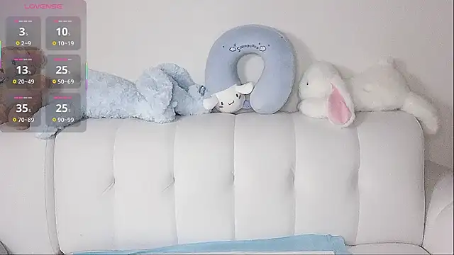 Snapshot of LuLu-Moon chatting on 10/21/25, 08:36 LuLu-Moon online show from 10/21/25, 08:36