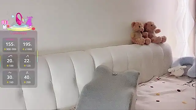 Snapshot of LuLu-Moon chatting on 09/28/25, 04:25 LuLu-Moon online show from 09/28/25, 04:25