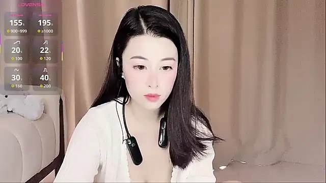 Snapshot of LuLu-Moon chatting on 10/18/25, 07:21 LuLu-Moon online show from 10/18/25, 07:21