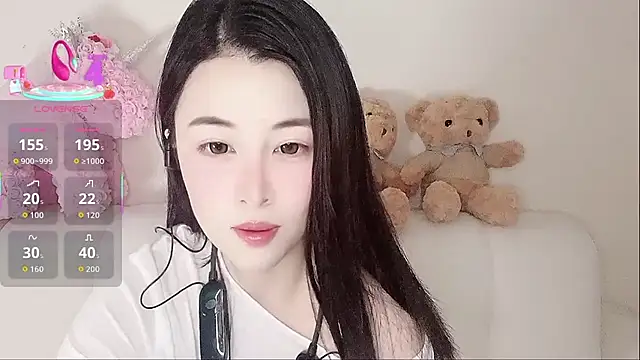 Snapshot of LuLu-Moon chatting on 10/02/25, 08:18 LuLu-Moon online show from 10/02/25, 08:18