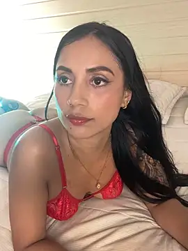 Snapshot of GabiHills chatting on 10/06/25, 07:03 GabiHills online show from 10/06/25, 07:03