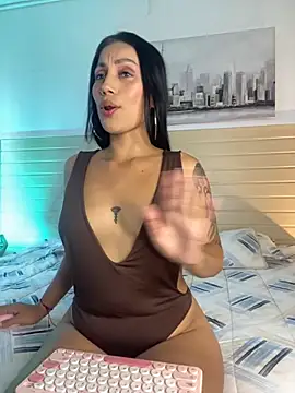 Snapshot of GabiHills chatting on 11/22/25, 07:02 GabiHills online show from 11/22/25, 07:02