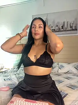 Snapshot of GabiHills chatting on 11/06/25, 07:18 GabiHills online show from 11/06/25, 07:18