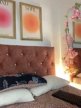 Snapshot of GabiHills chatting on 12/13/25, 08:04 GabiHills online show from 12/13/25, 08:04