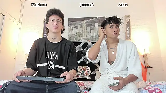 Adan Oriol online show from 10/31/25, 03:58