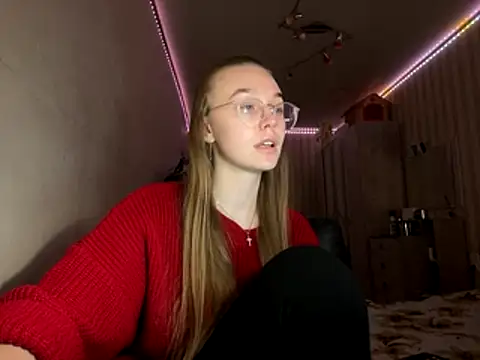 Snapshot of bellameow88 chatting on 11/24/25, 01:33 bellameow88 online show from 11/24/25, 01:33