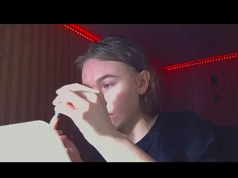 Snapshot of bellameow88 chatting on 12/18/25, 11:36 bellameow88 online show from 12/18/25, 11:36