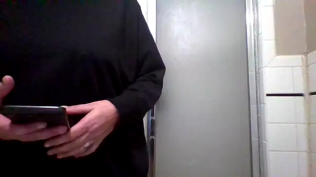 Snapshot of Bored_Grandma chatting on 12/04/25, 06:12 Bored Grandma online show from 12/04/25, 06:12