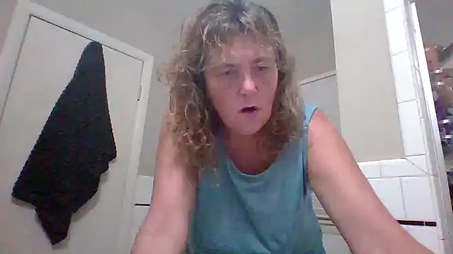 Snapshot of Bored_Grandma chatting on 09/21/25, 01:55 Bored Grandma online show from 09/21/25, 01:55