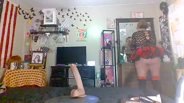 Snapshot of Bored_Grandma chatting on 10/22/25, 08:14 Bored Grandma online show from 10/22/25, 08:14