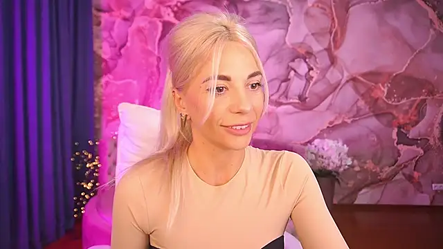 BellaRayyy online show from 10/15/25, 01:19