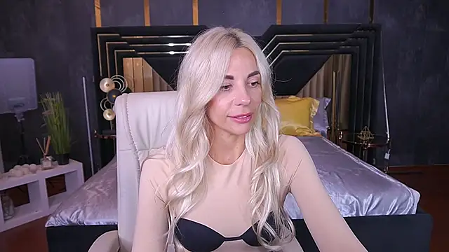 BellaRayyy online show from 10/03/25, 07:59