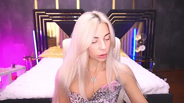 BellaRayyy online show from 11/05/25, 08:56