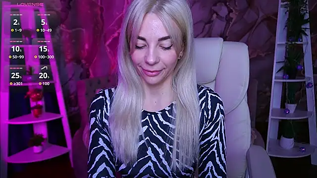 BellaRayyy online show from 03/22/26, 06:59