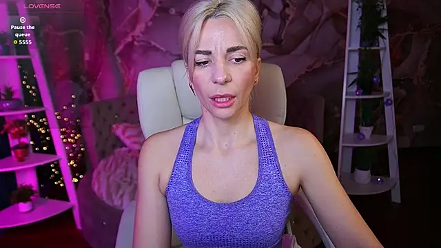 BellaRayyy online show from 03/31/26, 05:53