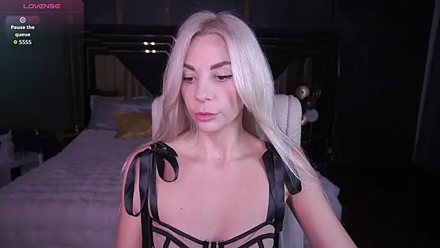 BellaRayyy online show from 12/17/25, 09:09