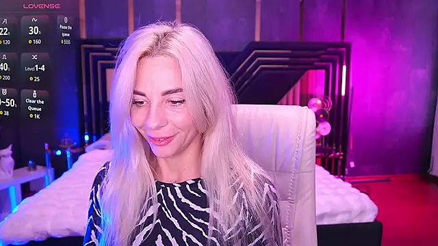 BellaRayyy online show from 11/28/25, 07:30