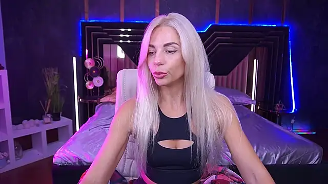 BellaRayyy online show from 10/09/25, 01:06