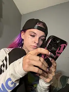 ittybittymeryssa online show from 11/08/25, 11:03